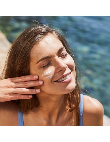 FOTOPROTECTOR ISDIN SPF 50+ FUSION WATER  1 ENVASE 50 ML