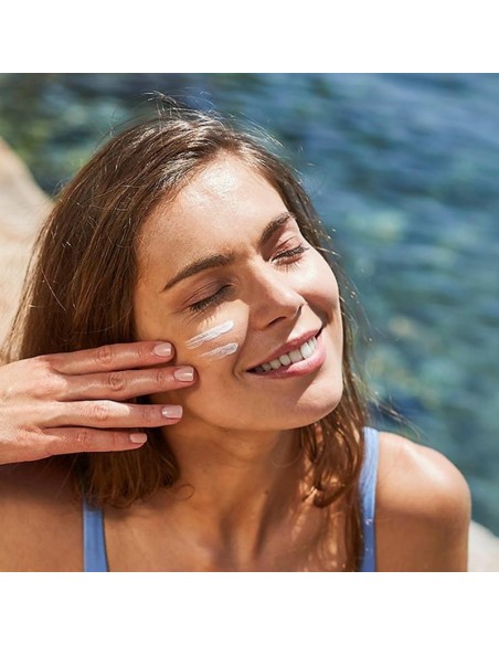 FOTOPROTECTOR ISDIN SPF 50+ FUSION WATER  1 ENVASE 50 ML